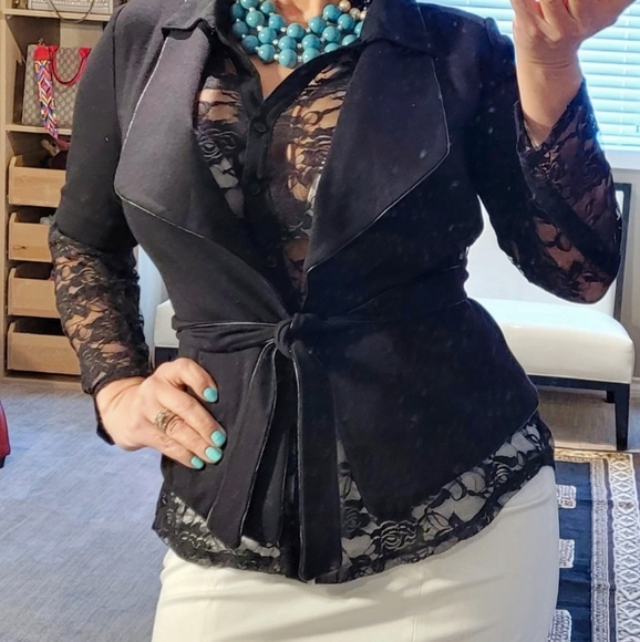 Sexy lil BCBG peplum style black blazer - Picture 11 of 16